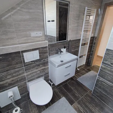 منزل ريفي V Zimrovicich هراديتش ناد مورافيكى